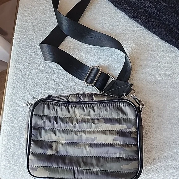 Camouflage Crossbody Bag - Picture 3 of 5